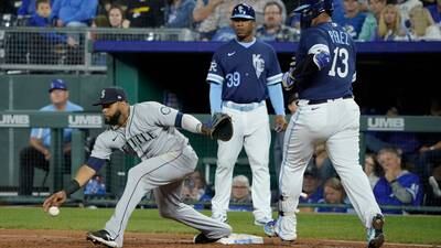 Royals cut Mariners’ lead for last AL wild card to 3 games