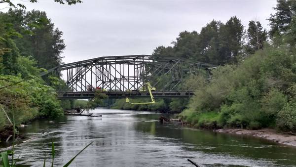 Travel alert: Lane reductions on I-5 at Nisqually River Bridge, cracks discovered