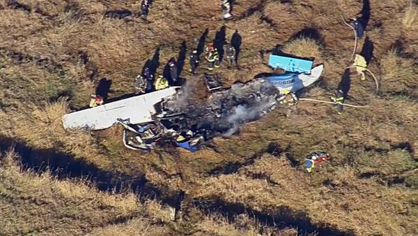 4 dead after plane crashes, catches fire in field near Snohomish during test flight