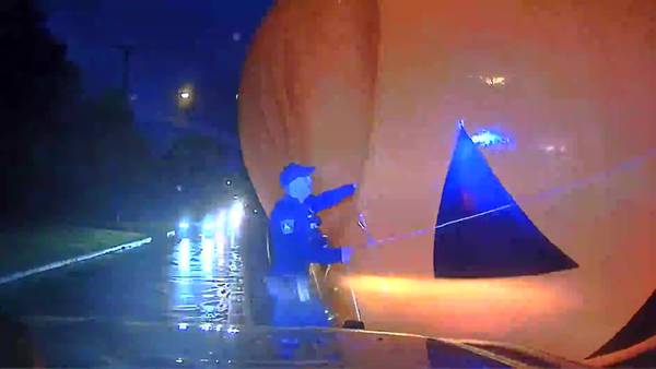 RAW: Pumpkin balloon vs. Ohio police