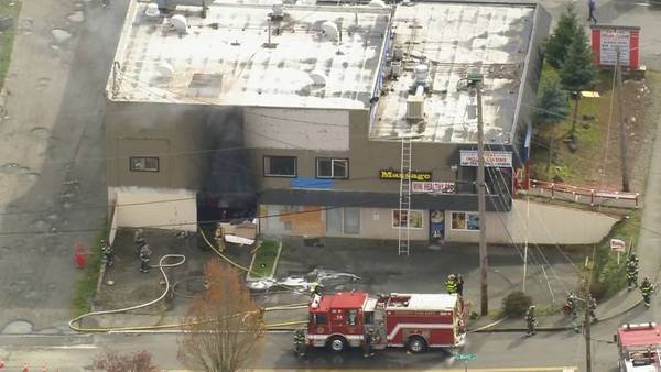 Fire damages commercial building in Everett