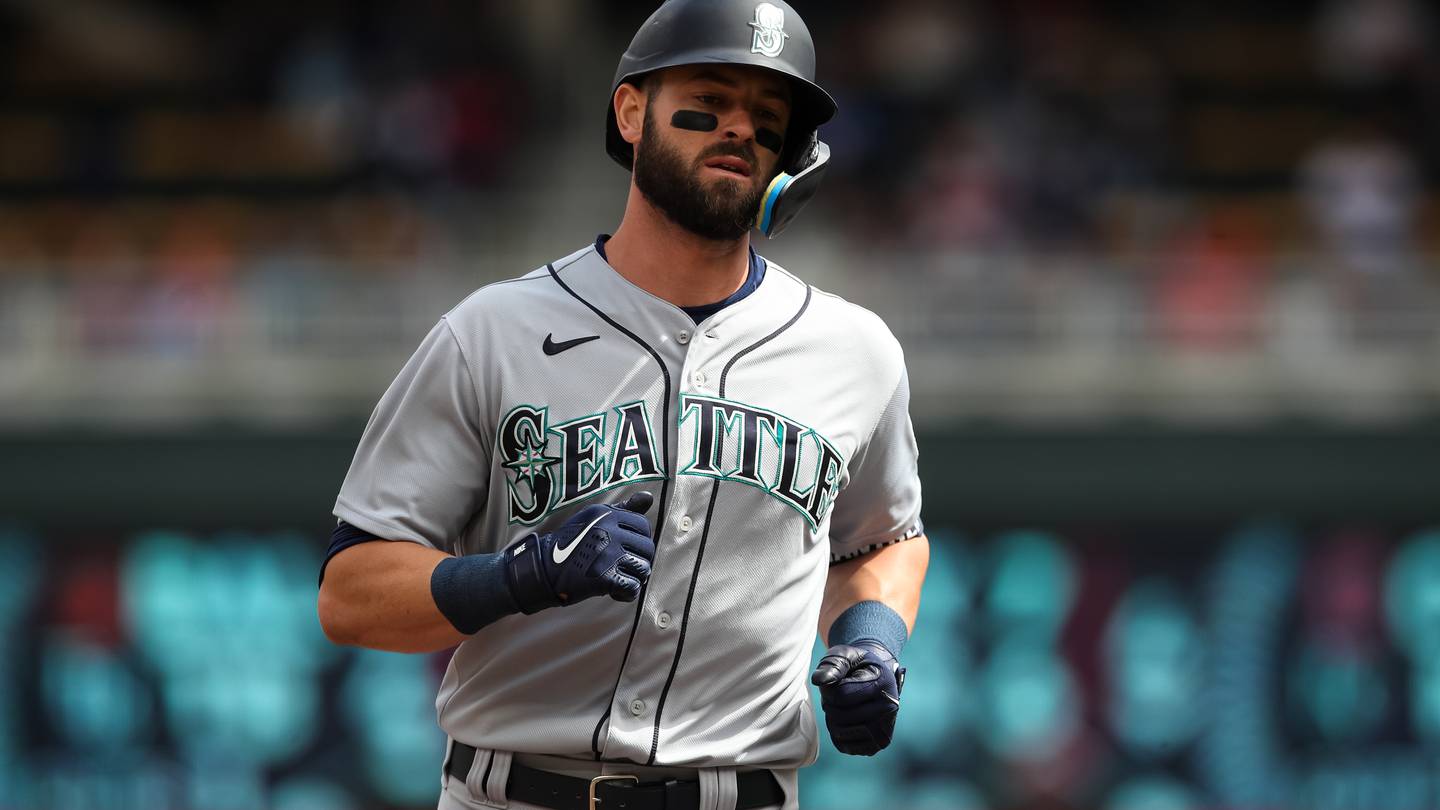 Injured Giants OF Mitch Haniger pulling for Mariners' success — just not  this week – Santa Cruz Sentinel