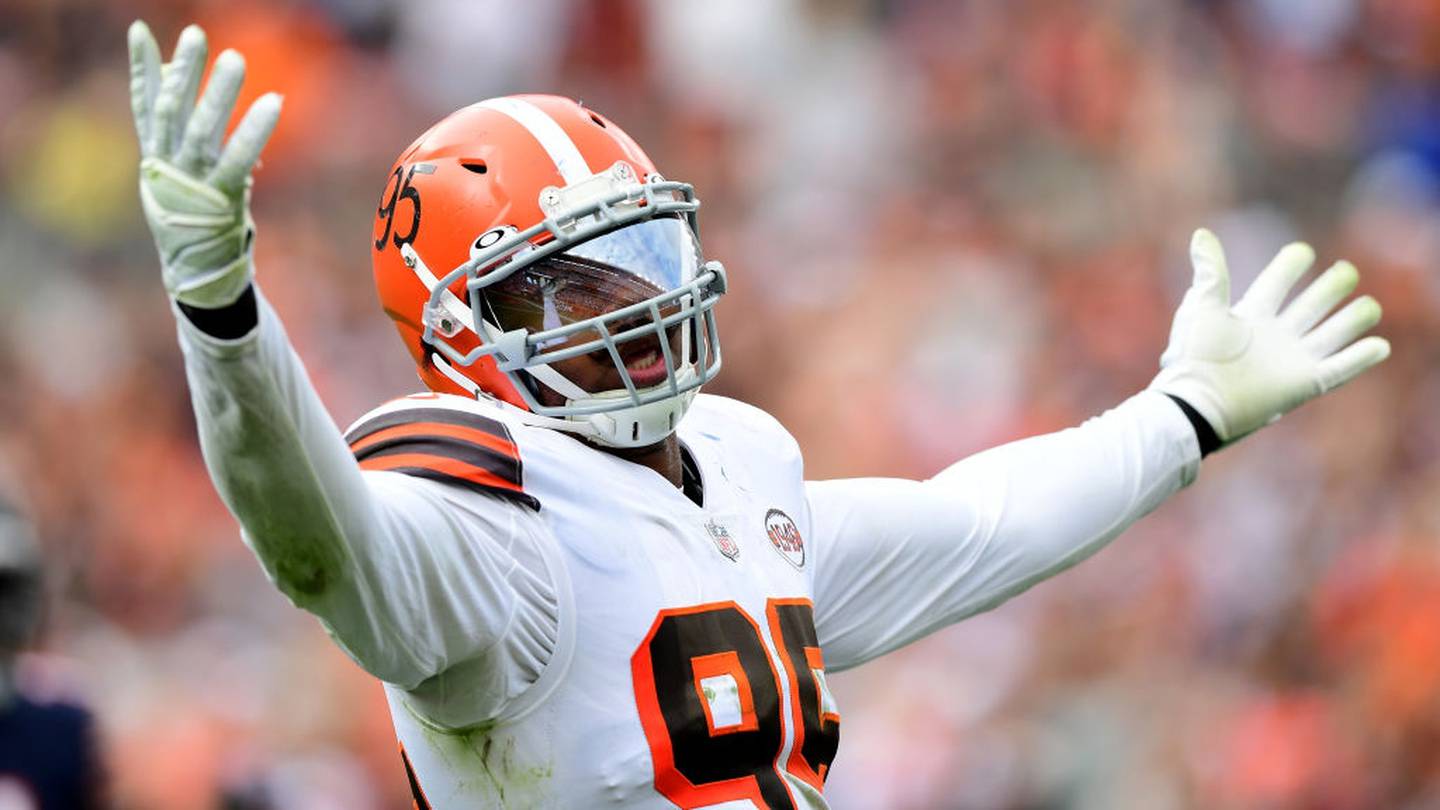 Myles Garrett Assaults Mason Rudolph With QB's Own Helmet