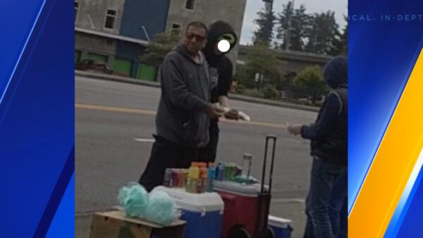 VIDEO: Police searching for suspects in lemonade stand ripoff