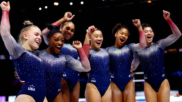 Simone Biles stars as US women win record 7th straight world gymnastics team title