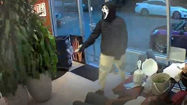 RAW: Armed thieves wearing 'Scream' masks rob Rainier Valley salon