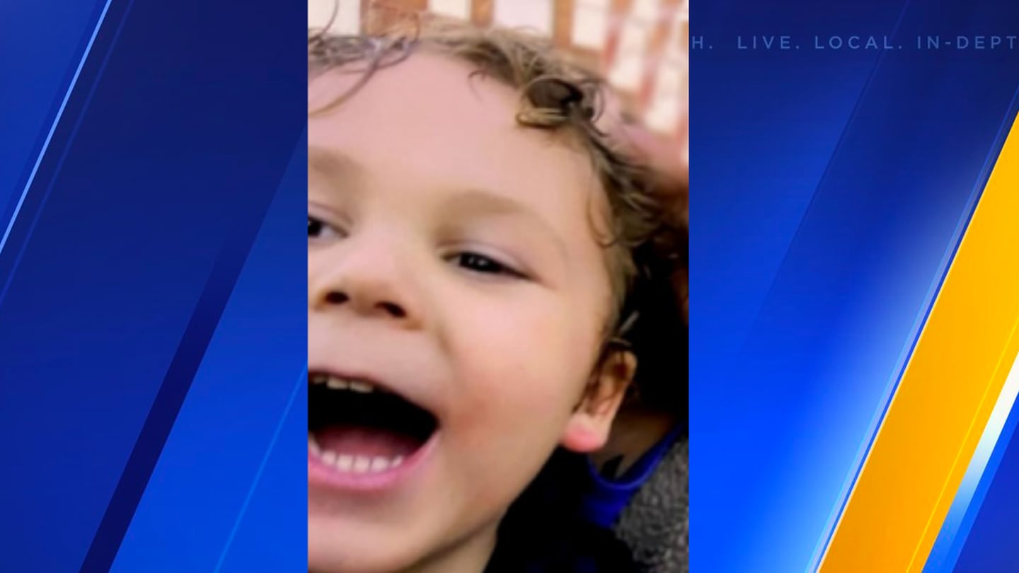 全州发布警报，搜寻失踪的8岁孩子，最后一次在西雅图出现