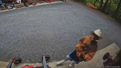 Snohomish County homeowner says food delivery driver is working with thieves