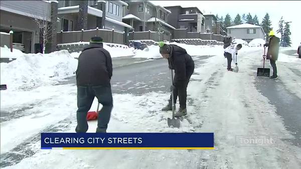 Lynnwood residents shoveling out their own roads