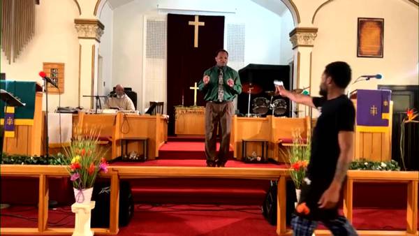Man arrested after pointing gun at pastor during sermon in suburban Pittsburgh church
