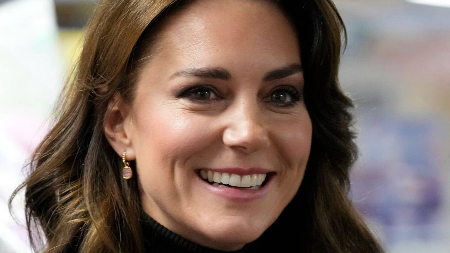 First photo of Kate Middleton released since her surgery KIRO 7 News