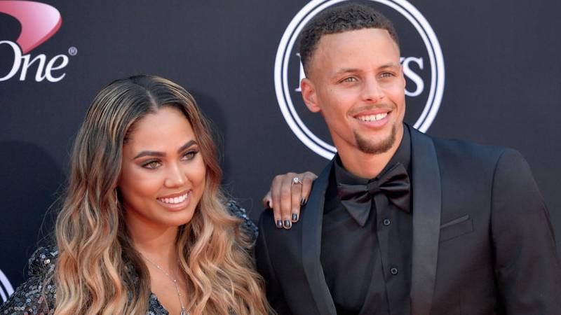 LOS ANGELES, CA - JULY 12:  NBA player Steph Curry (R) and Ayesha Curry attend The 2017 ESPYS at Microsoft Theater on July 12, 2017 in Los Angeles, California.  (Photo by Matt Winkelmeyer/Getty Images)