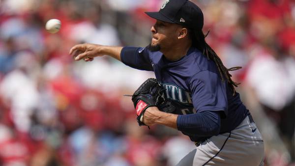 Mariners place starter Luis Castillo on the 15-day IL sidelining him for the stretch run