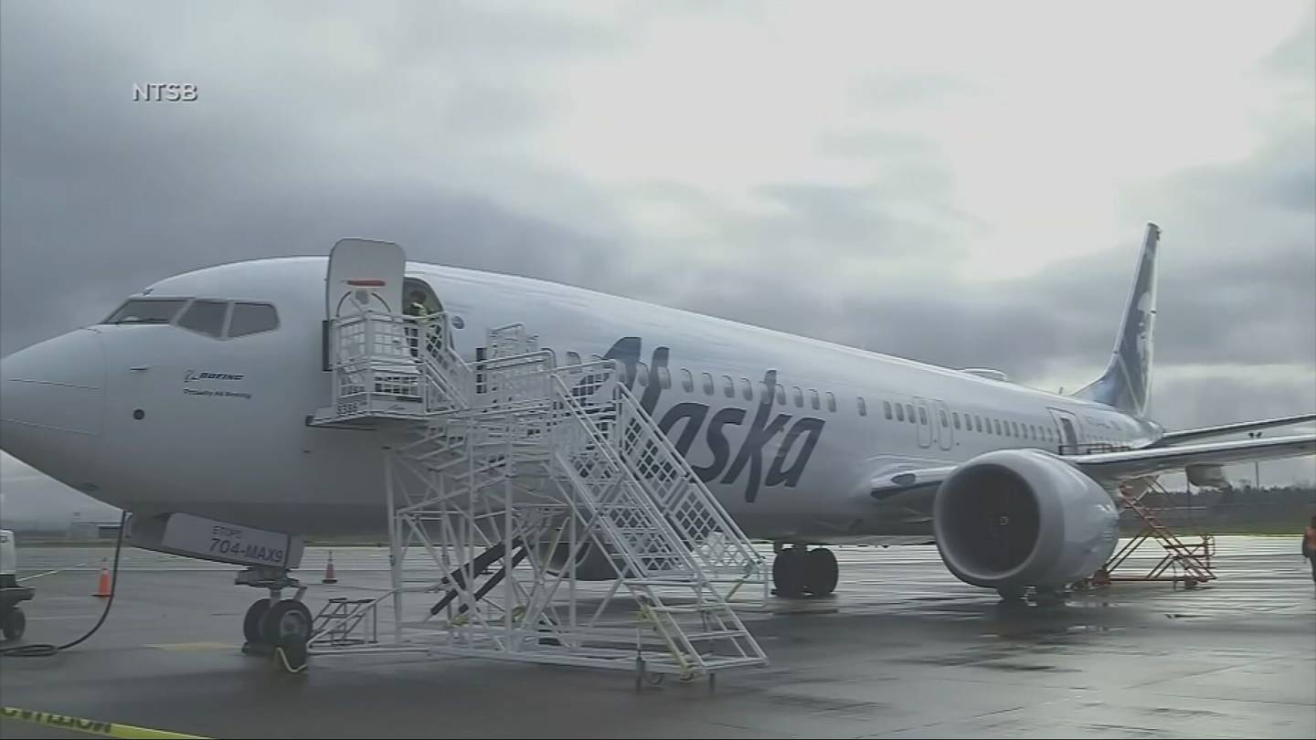 波音737-9 MAX机上门被吹飞后，航空顾问谈下一步应该做什么