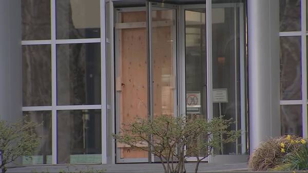 ‘I hate the US, I wanna go home’: Man charged after windows shattered at Seattle courthouse