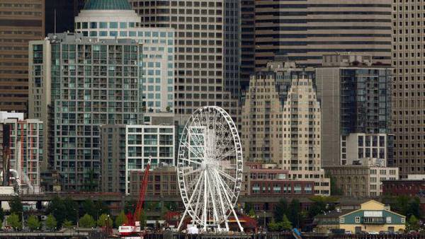 Why Seattle’s Great Wheel is “turning turquoise” this week
