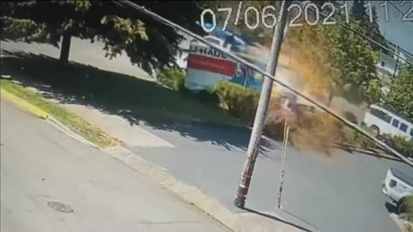 Video shows moment of U-Haul explosion in Edmonds