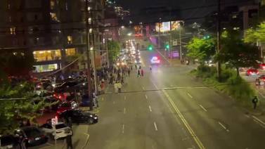 Driver does ‘donuts’ around Seattle police as they respond to late night street ‘takeover’