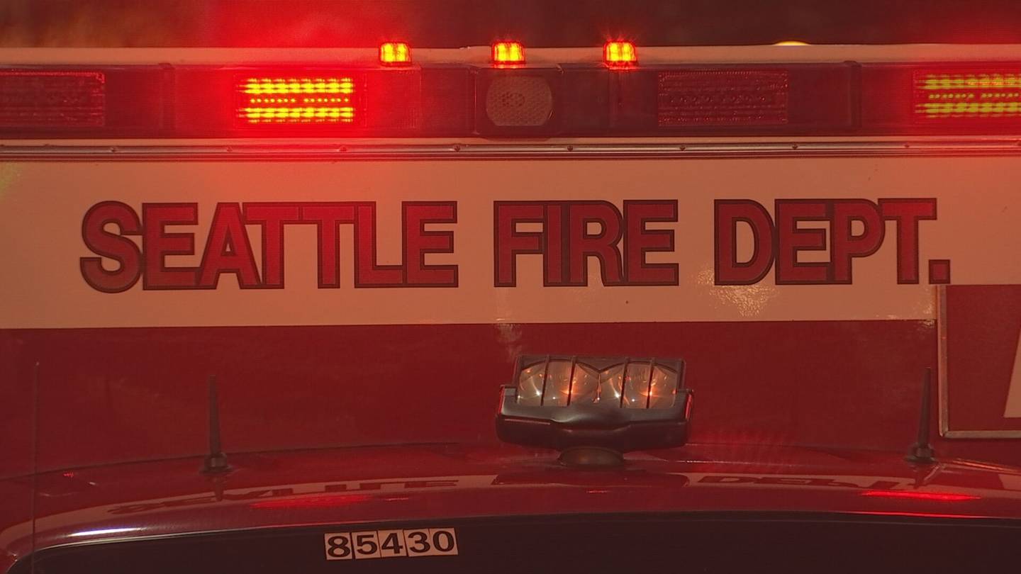 西雅图消防队扑灭早晨地下室火灾