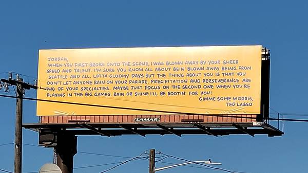 “Ted Lasso” writes personal messages to US Men’s National Team on hometown billboards; 2 in Seattle