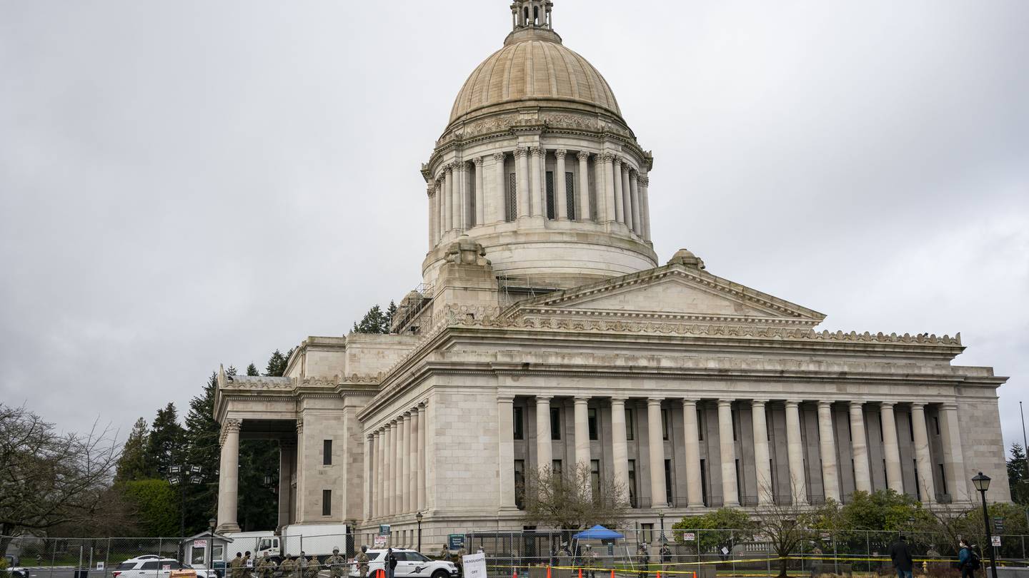 Bill to require job postings to include salaries passes Washington Senate