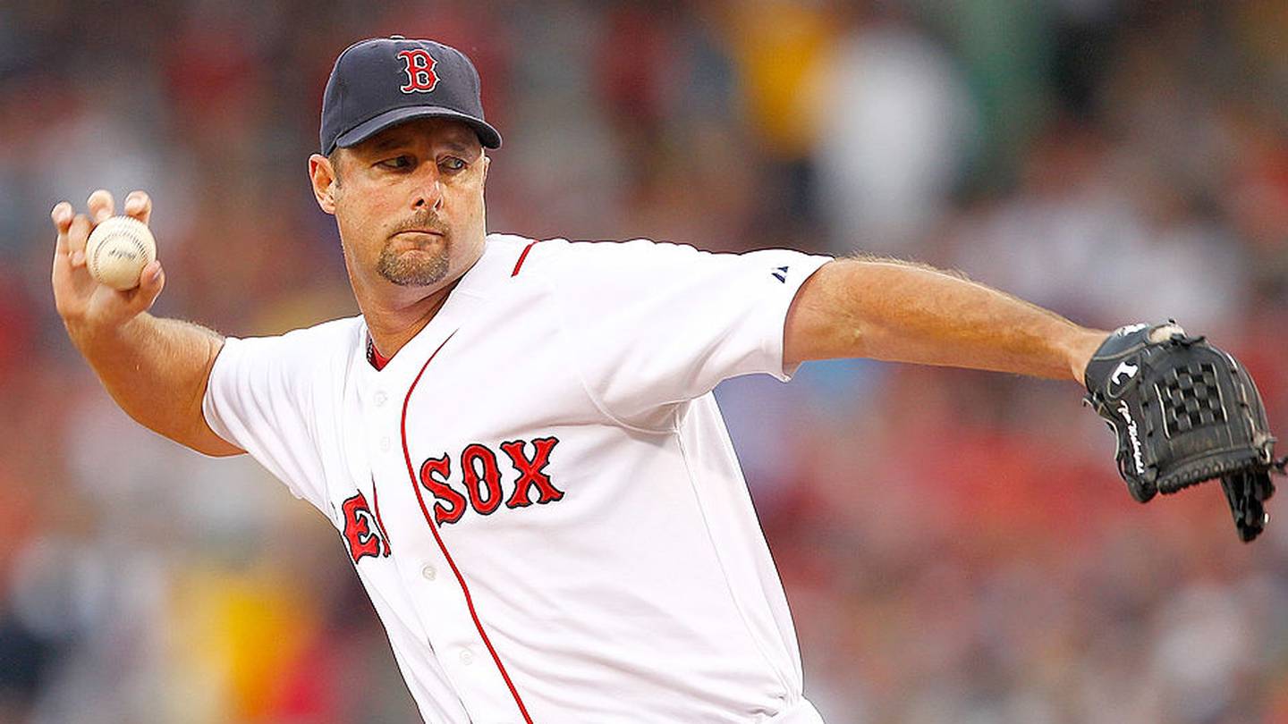 Tim Wakefield: Red Sox say former pitcher is in treatment