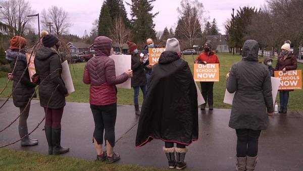 Parents in Snoqualmie Valley School District rally to reopen schools  