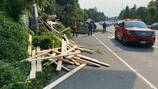 Truck driver suspected of DUI crashes into tree, spilling lumber across I-5 in Olympia