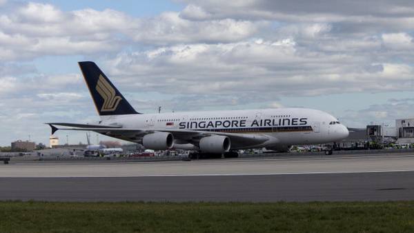 1 dead after Boeing 777 London-Singapore flight hits severe turbulence