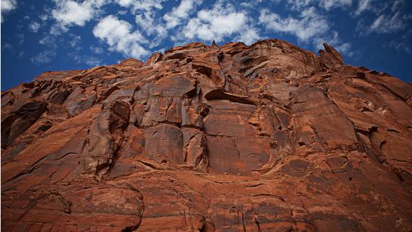 Woman dies after falling off Arizona cliff