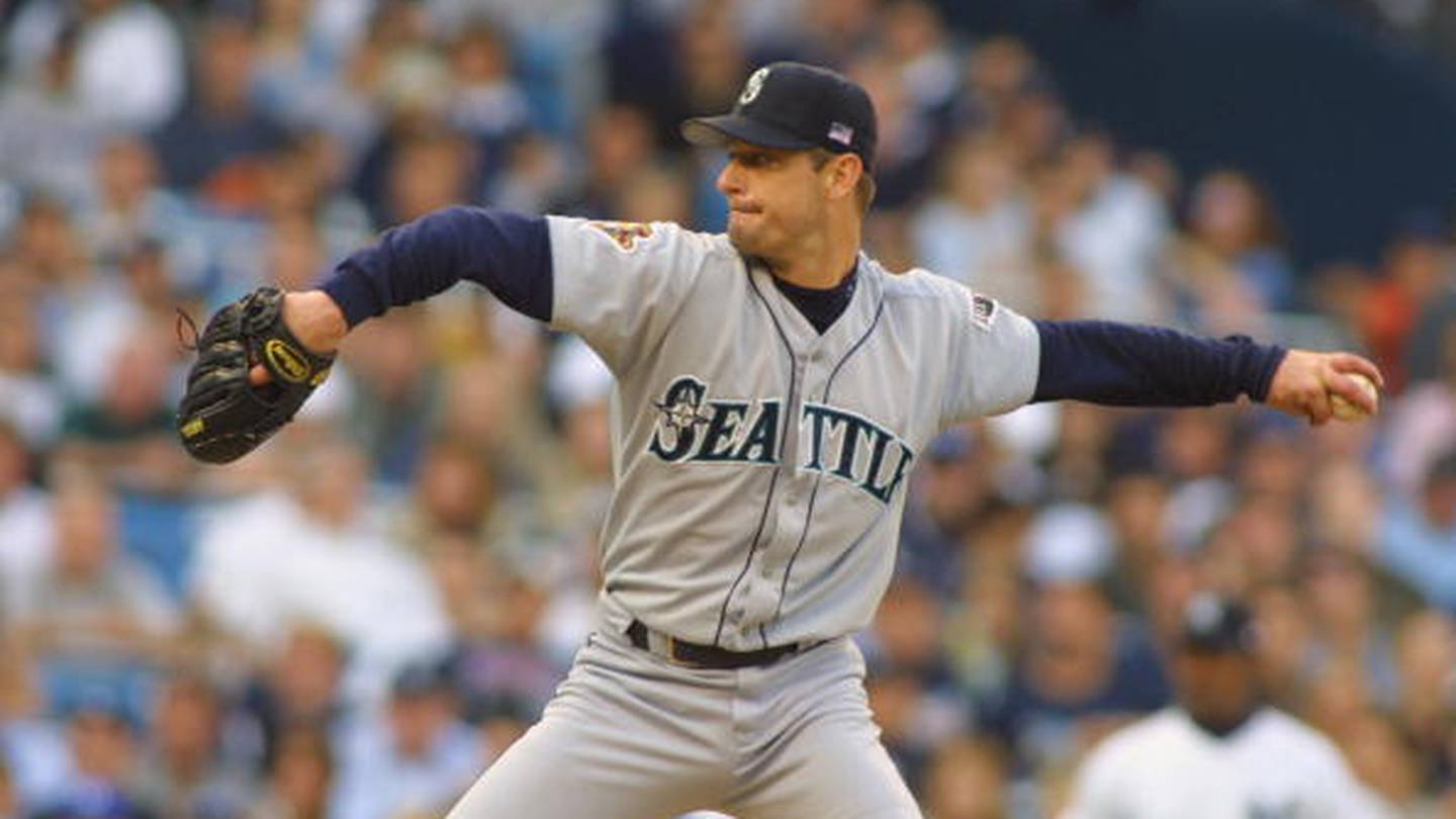 WATCH: Jamie Moyer inducted into Mariners Hall of Fame 