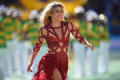 RIO DE JANEIRO, BRAZIL - JULY 13: Singer Shakira performs during the closing ceremony prior to the 2014 FIFA World Cup Brazil Final match between Germany and Argentina at Maracana on July 13, 2014 in Rio de Janeiro, Brazil. (Photo by Matthias Hangst/Getty Images)