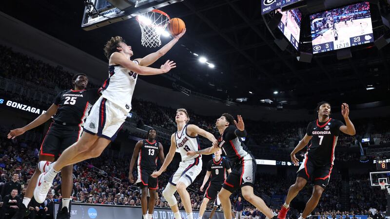 Zags fans enjoying dominate win in 1st round of NCAA tourney