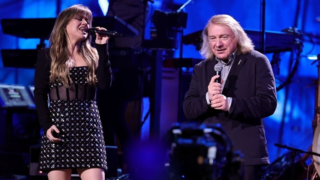 Kelly Clarkson and Lou Gramm