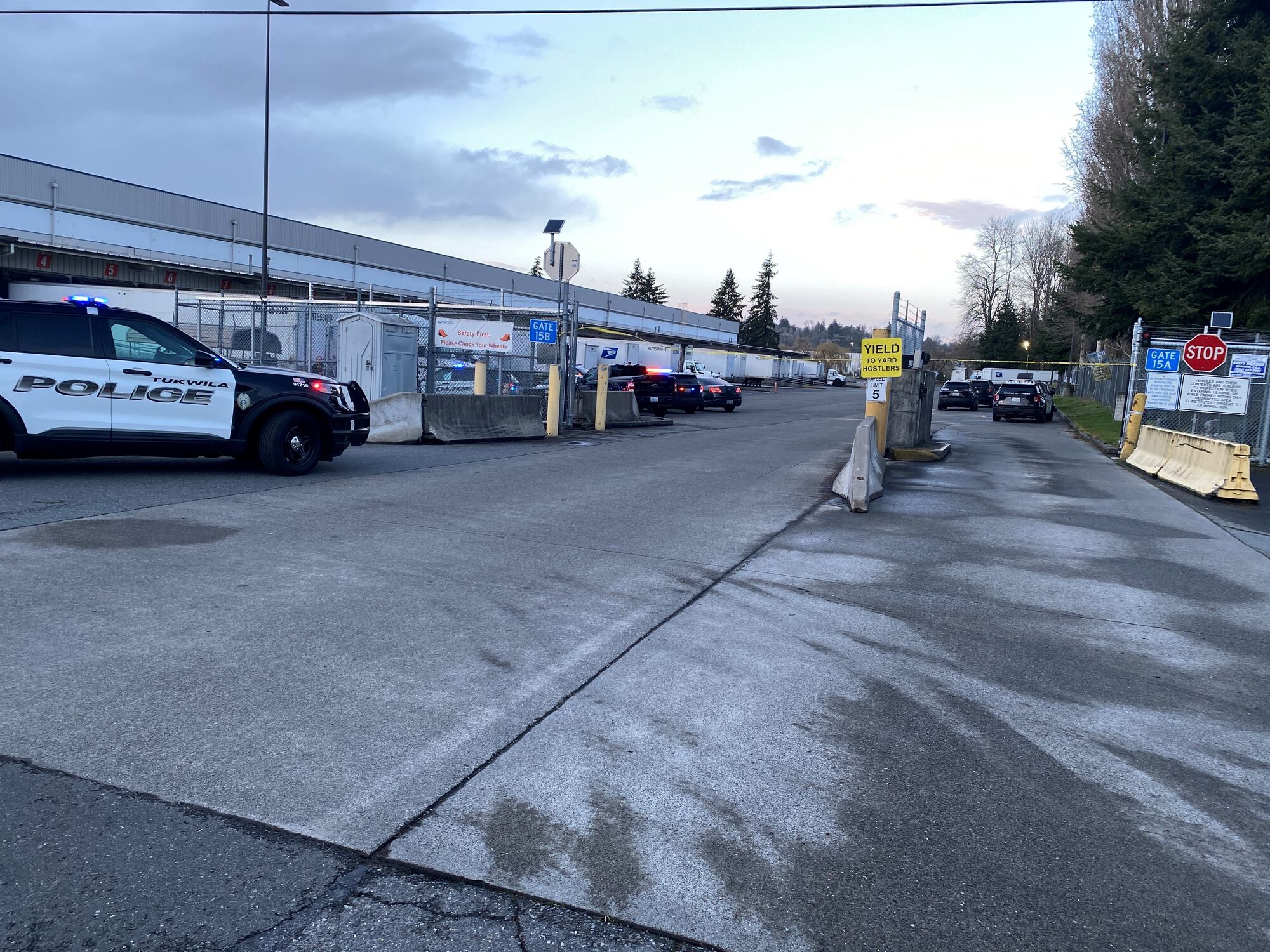 PHOTOS: Scene of Tukwila USPS Shooting – KIRO 7 News Seattle