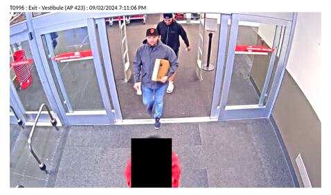 Suspects in Issaquah car burglary