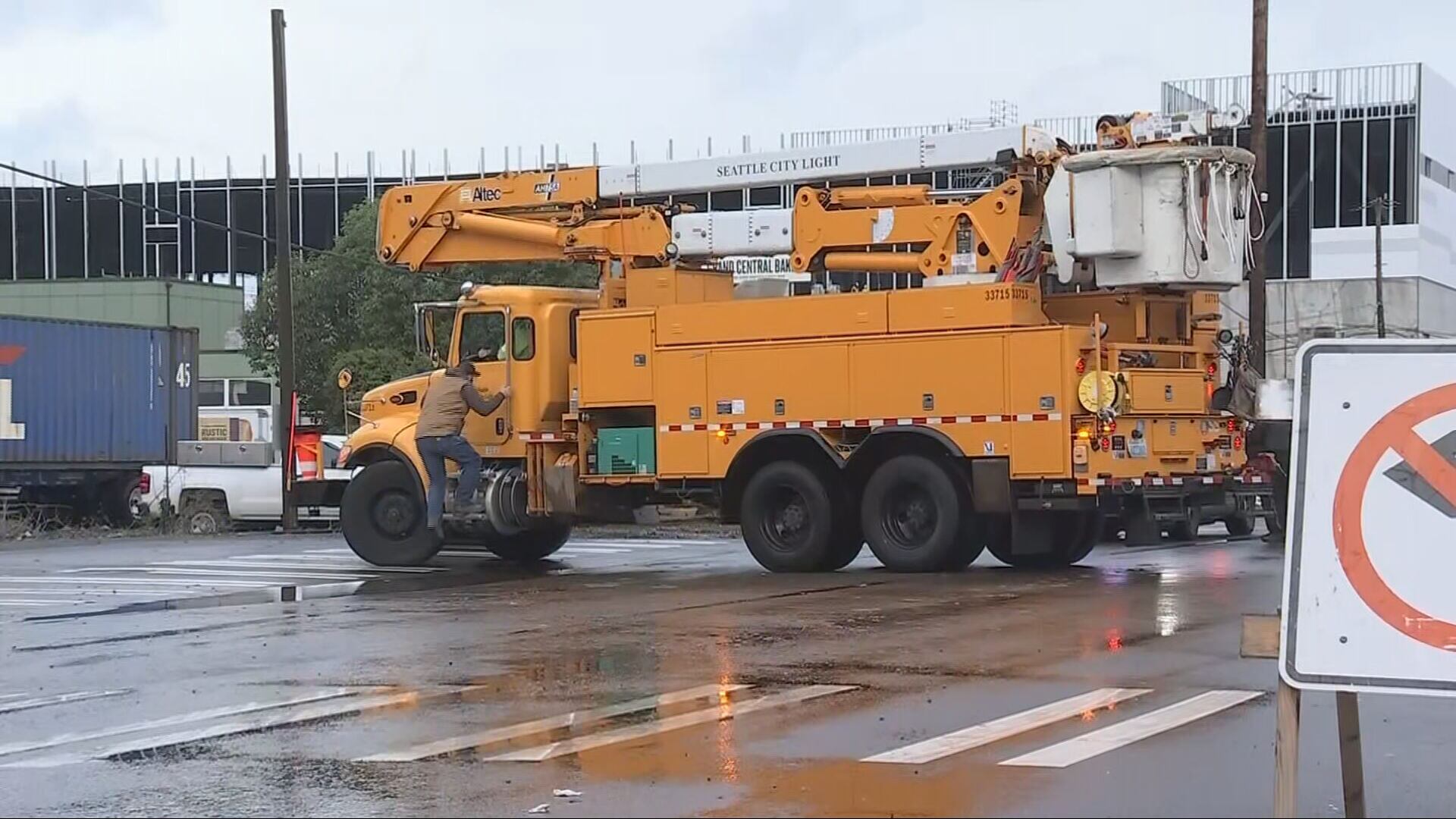 Downed power lines on East Marginal Way along SR 99