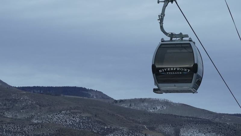 Warm weather and low snowpack bedevil Western ski resorts