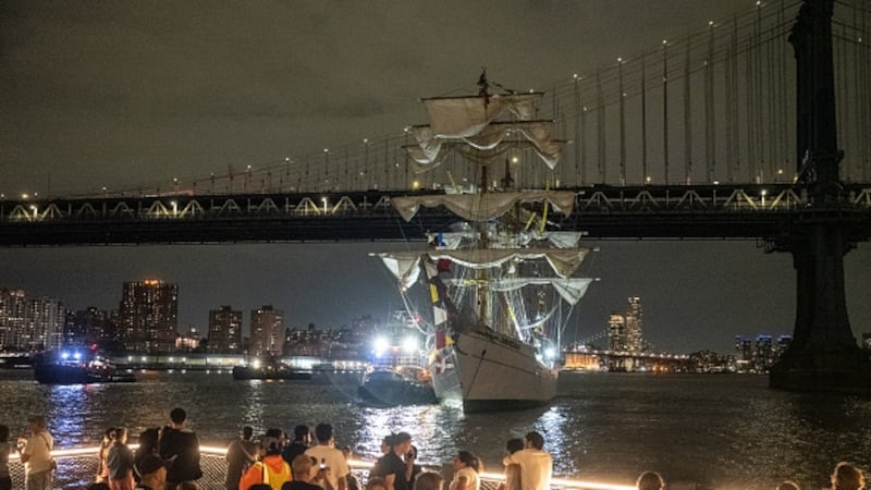 Investigation into cause of Mexican Navy ship, Brooklyn Bridge collision continues