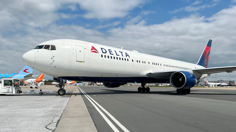 Delta grounds food, snacks on short-haul flights