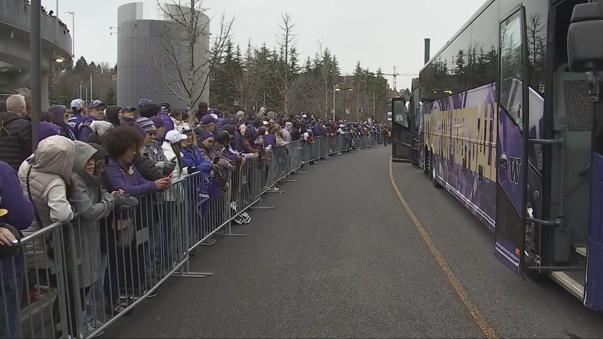 Fans show out in force to send the Huskies off