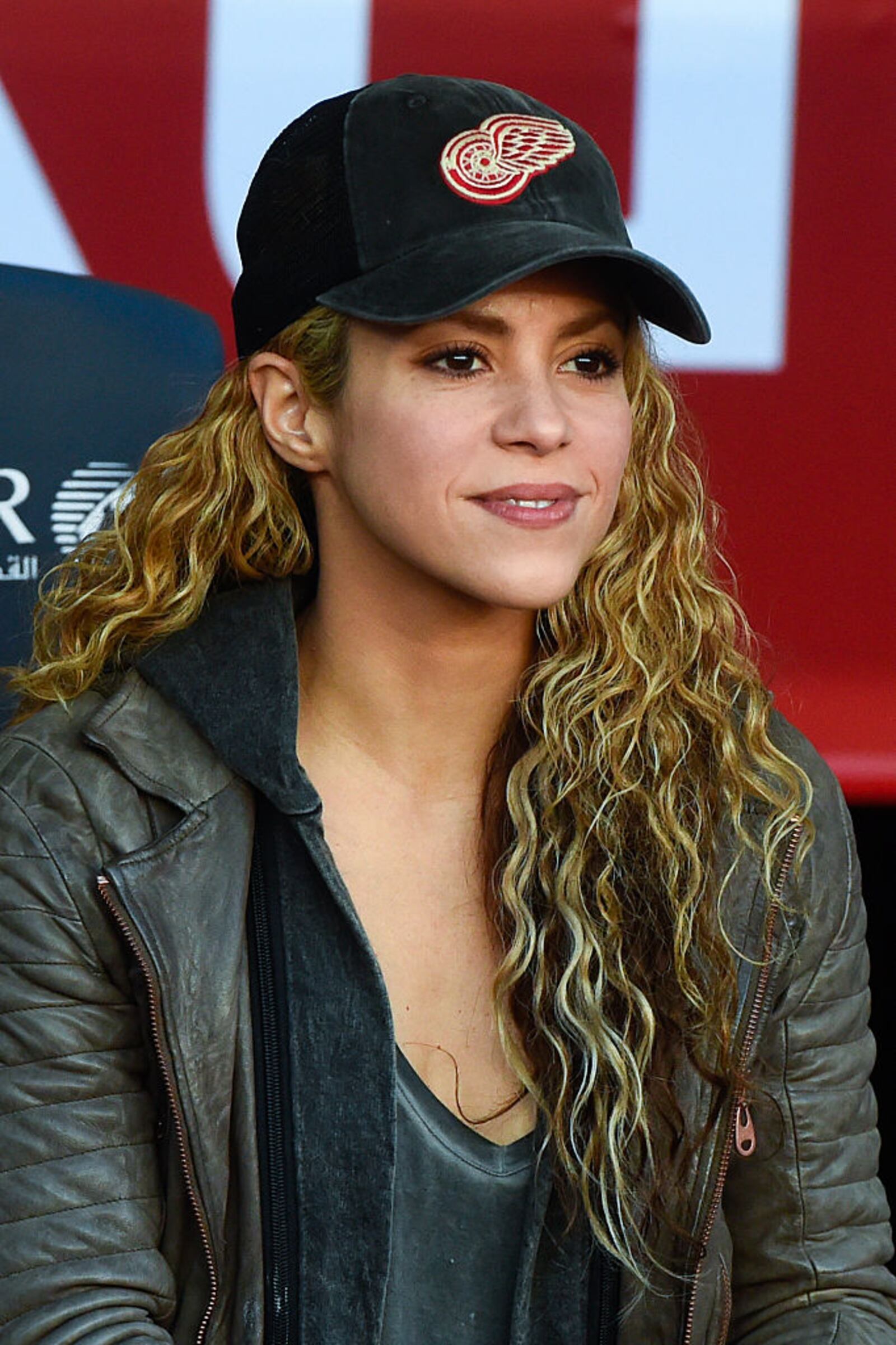 Shakira cancels Lima concert after abdominal issue forces