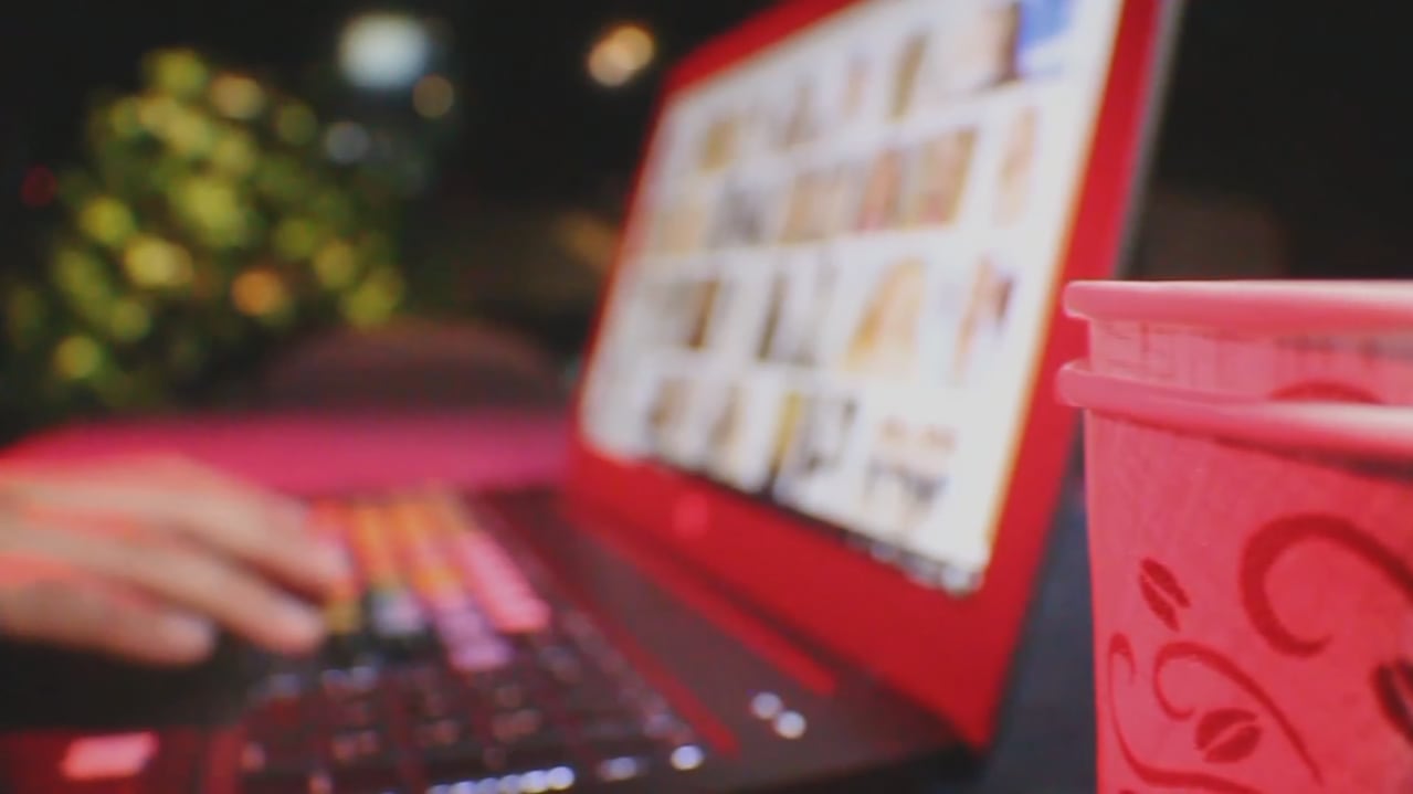Police: Capitol Hill man had more than 15,000 child sex abuse photos, videos on several devices – KIRO 7 News Seattle