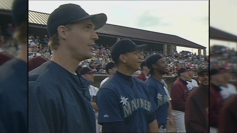 Mariners stars watch David Ortiz as he wows the crowd.