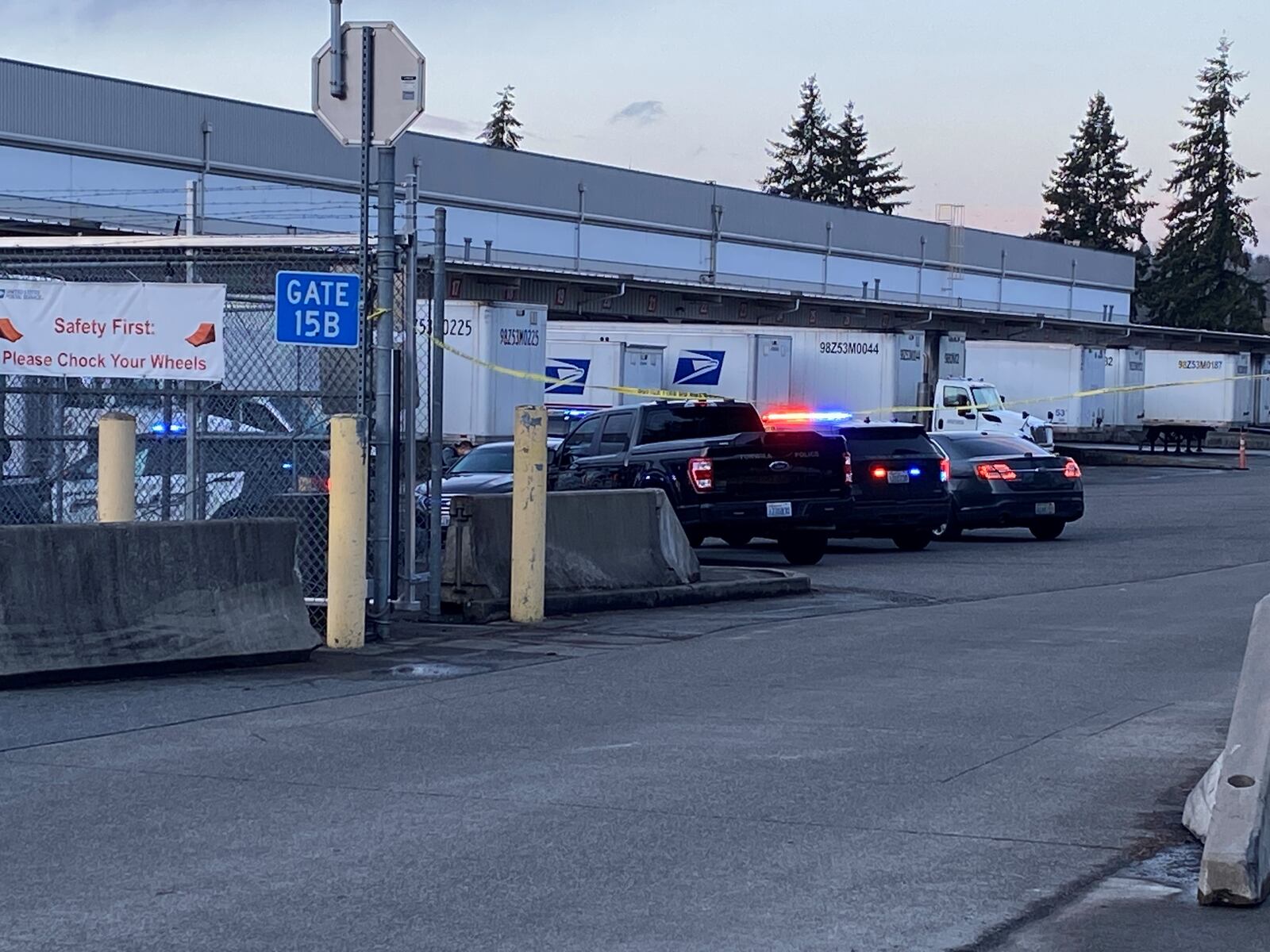 USPS employee dead after shooting at Tukwila distribution center ...