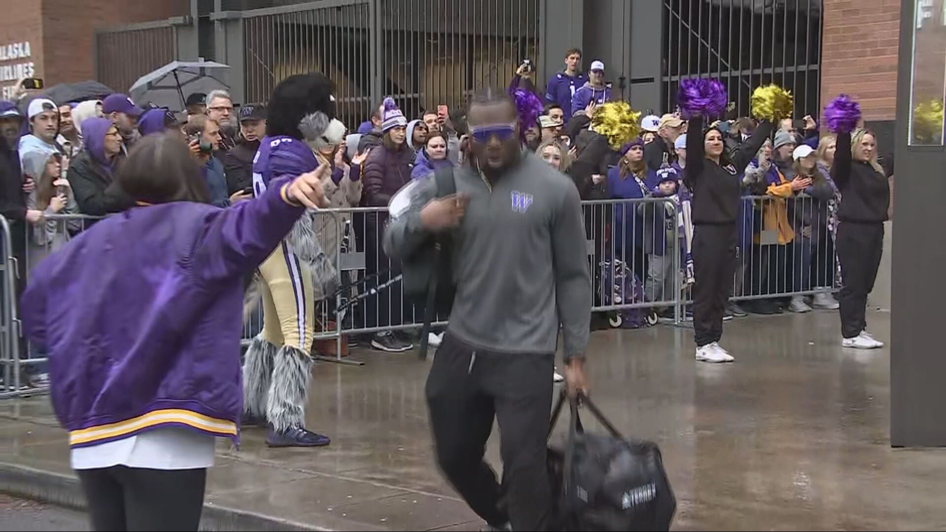 Fans show out in force to send the Huskies off