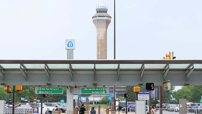 Newark airport flight limits extended into June