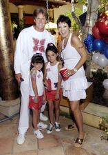 <p>&nbsp;</p><p>Bruce Jenner and wife Kris with daughters Kylie and Kendall</p>