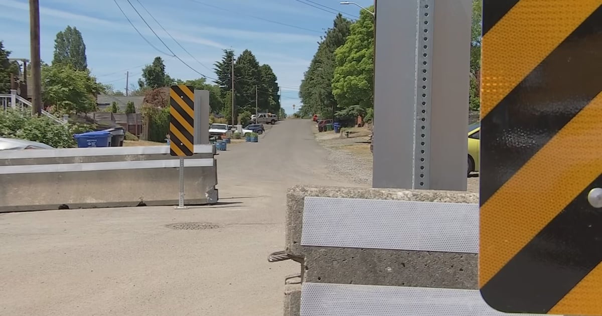 Neighbors awoken by gunfire Sunday morning after SDOT removes makeshift barrier off Aurora Ave.