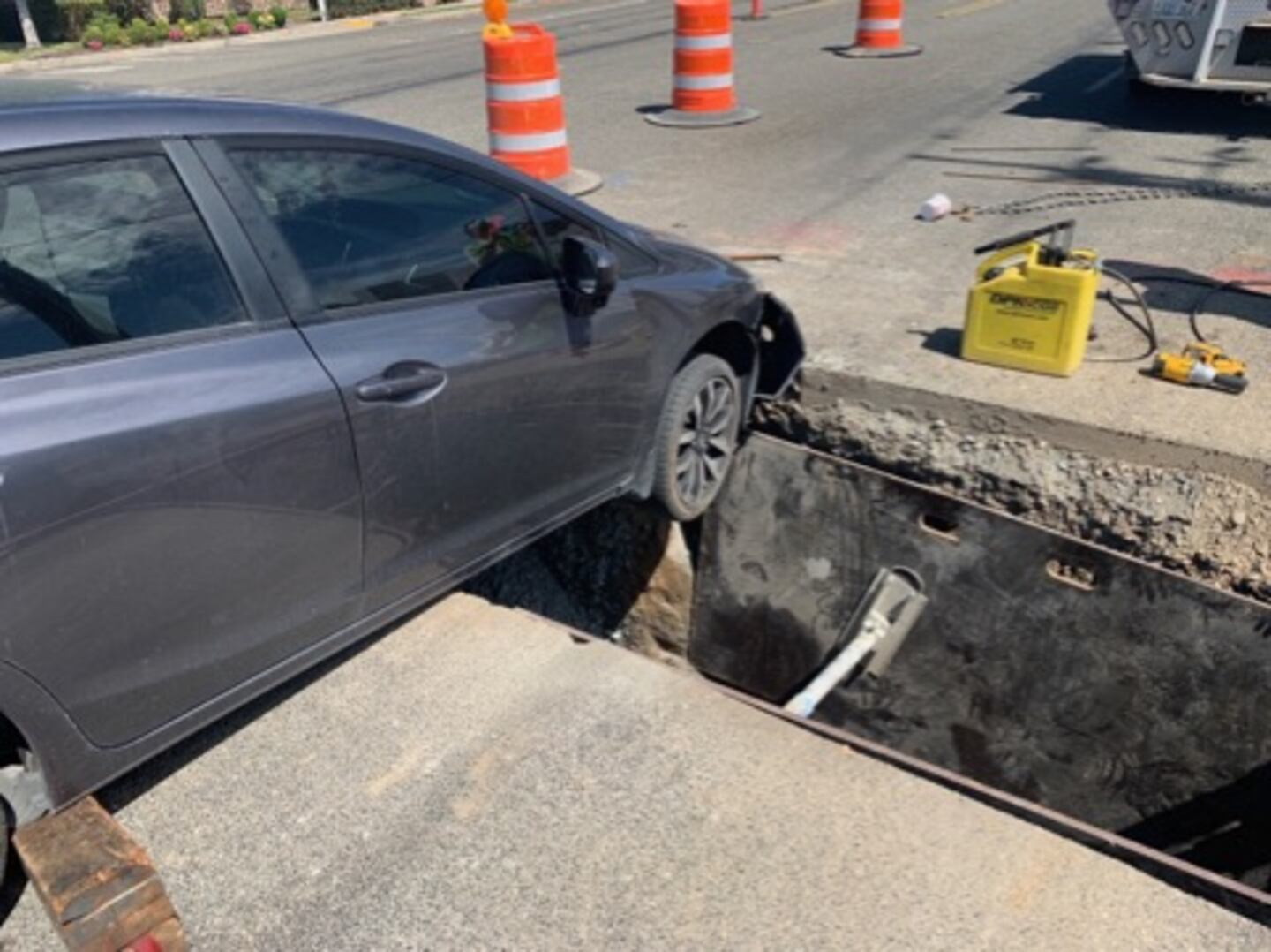 DUI suspect drives into trench in Puyallup